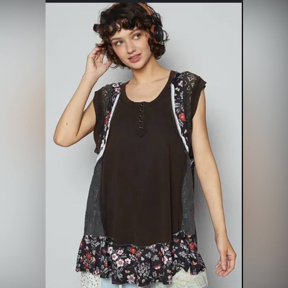 POL Floral Patchwork Sleeveless Blouse
